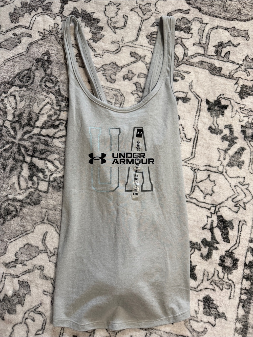 Woman’s under armour tank top loose new with tags!